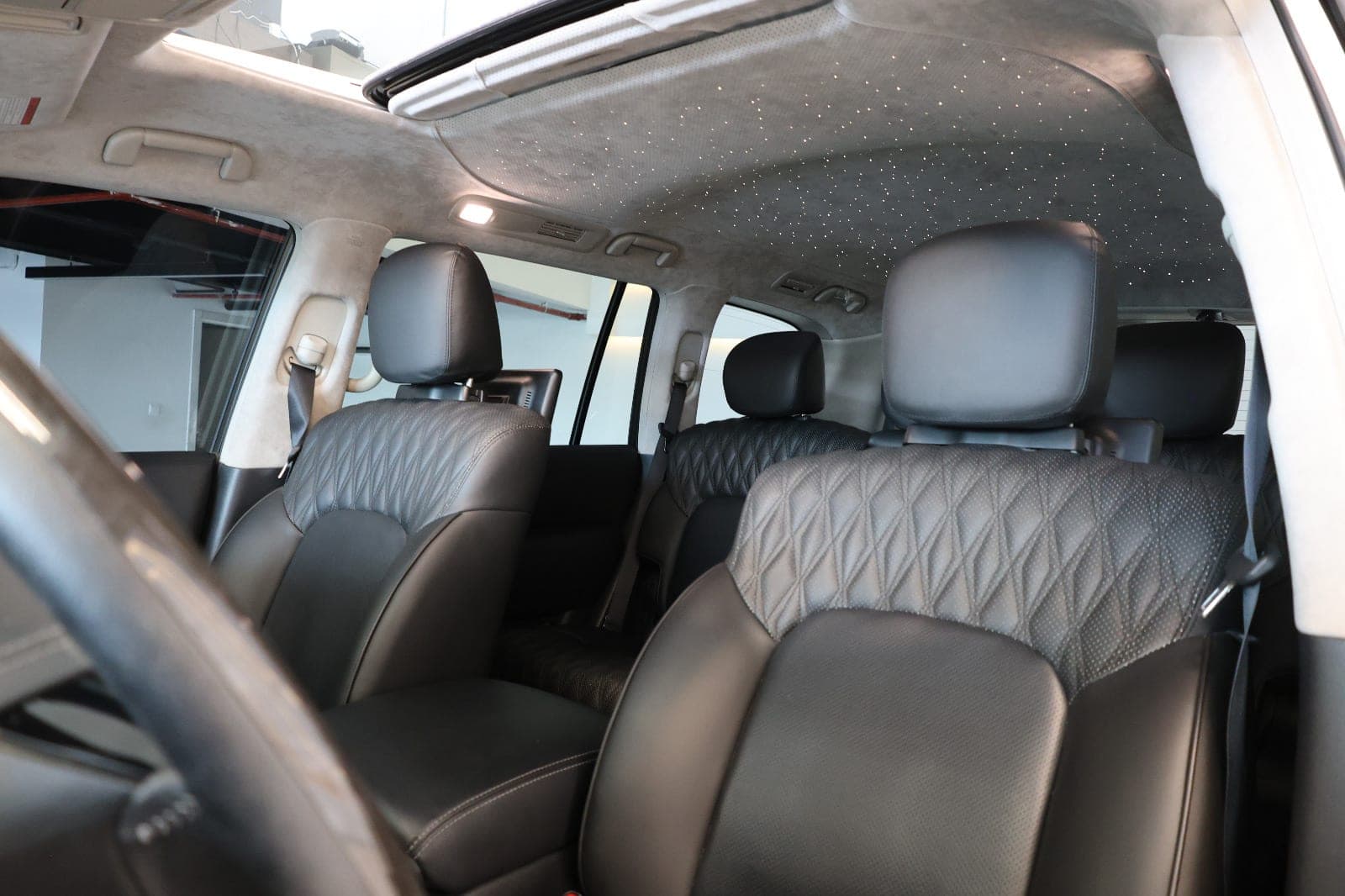 Nissan Patrol LE Platinum City 2024 GCC Specs-44000km-Under warranty & service-Pristine condition - Thumbnail 10