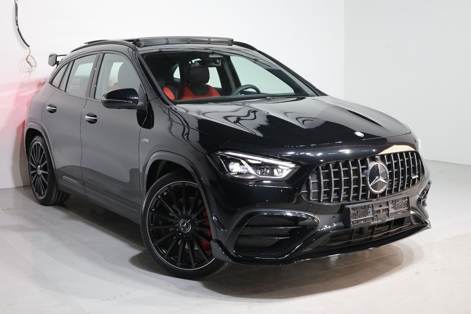 2025 Mercedes-Benz GLA 35 AMG -GCC-spec -brand new -under warranty & service - Thumbnail 4