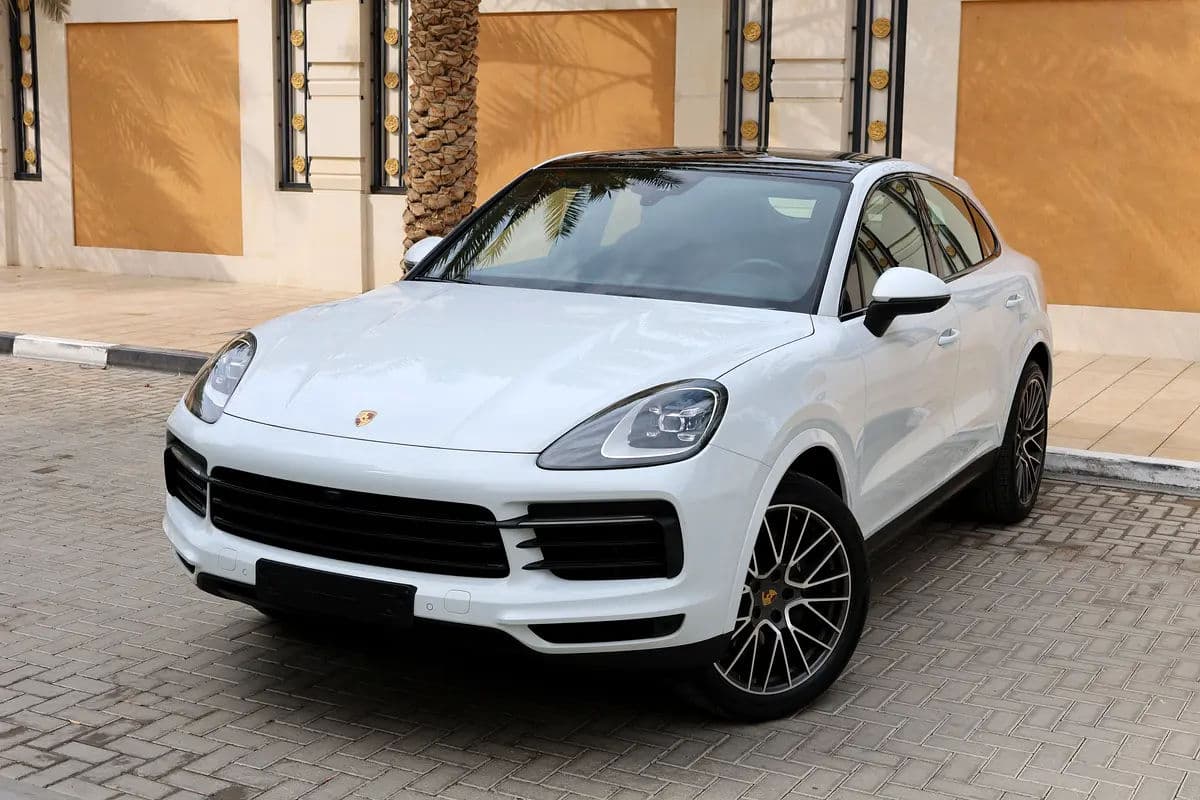 2020 Porsche Cayenne Coupe -122000KM-GCC Specs - Excellent Condition under Porsche warranty - Image 1