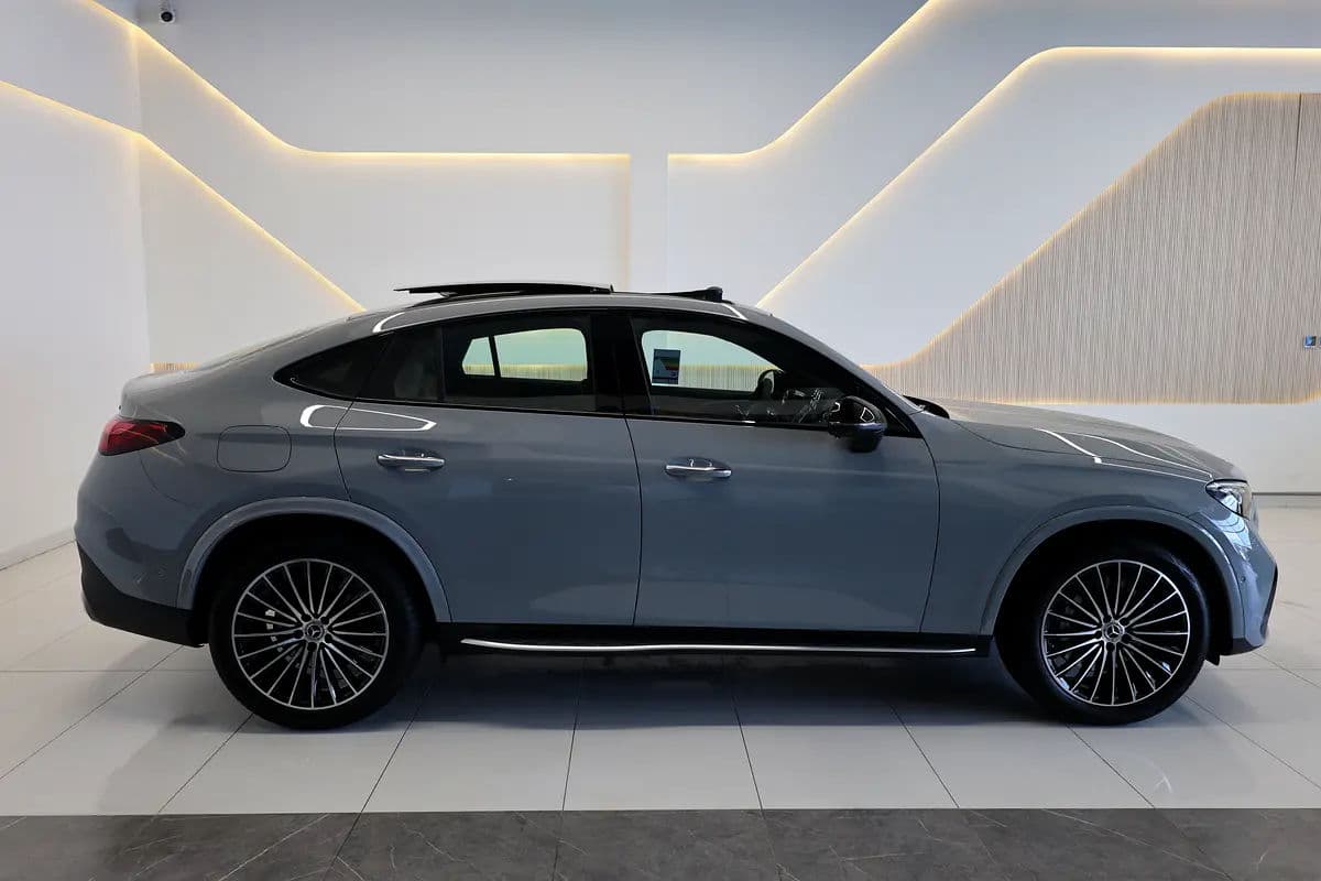 MERCEDES-BENZ -GLC COUPE -GLC200-4MATIC-0KM-2026-GCC SPECS-UNDER WARRANTY (Available 3 colors) - Thumbnail 9