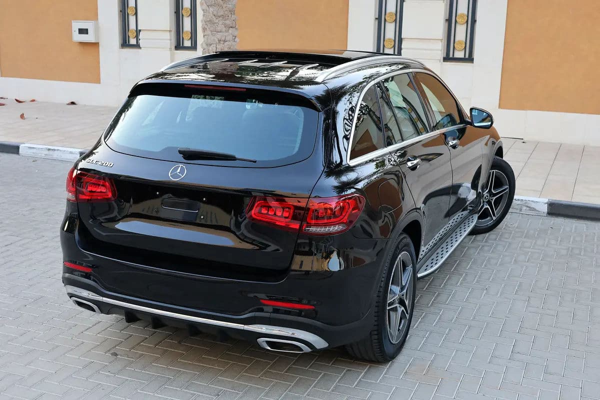 GLC200 AMG - GCC SPECS - UNDER WARRANTY - FULL SERVICE HISTORY - ACCIDENT FREE - Thumbnail 6