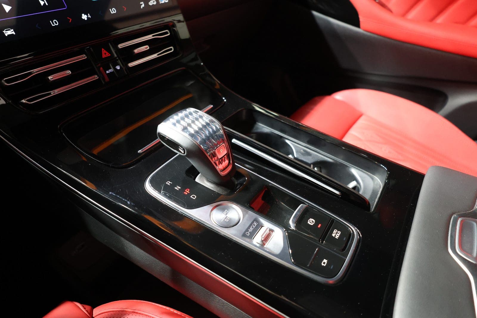 GAC M8 Master Edition 2025 -16000KM-GCC Specs-Brand new condition - Thumbnail 11
