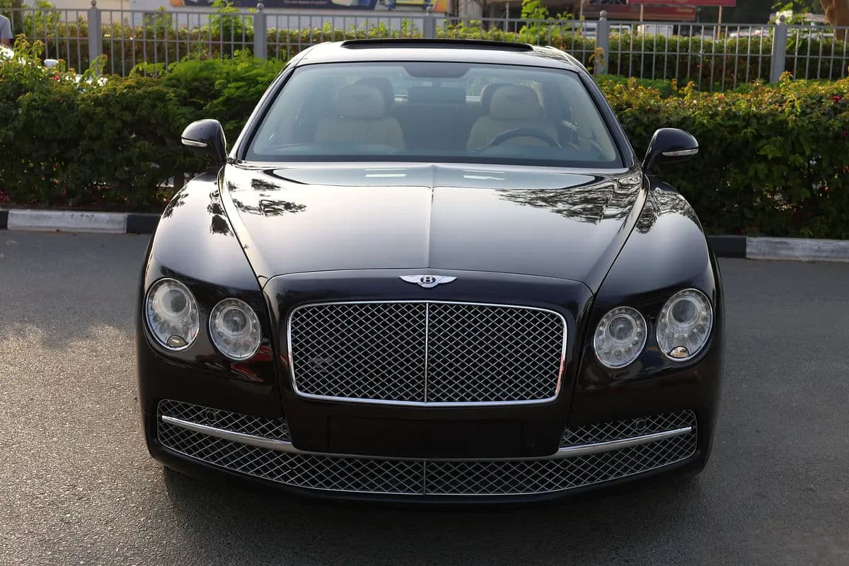 Bentley Flying Spur W12 2014 GCC Specs-71000km-EXCELLENT CONDITION - Thumbnail 6