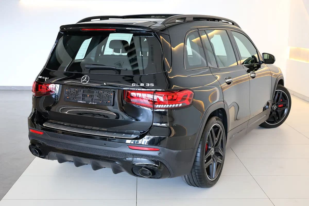 2023 Mercedes-Benz GLB 35 AMG - 3500KM-GCC Specs -Under warranty  service- Pristine Condition - Thumbnail 4