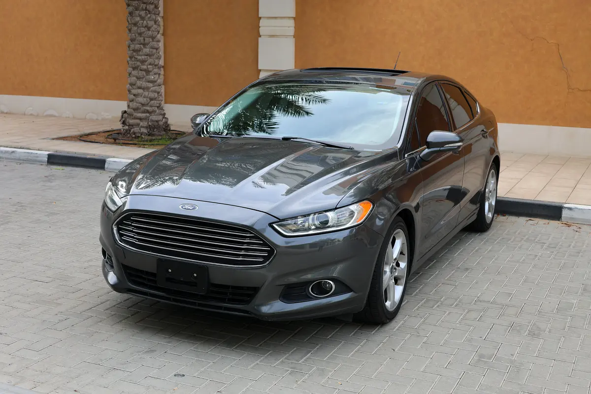 FORD FUSION SE - GCC SPECS - ACCIDENT FREE - FULL SERVICE HISTORY - EXCELENT CONDITION - - Thumbnail 3