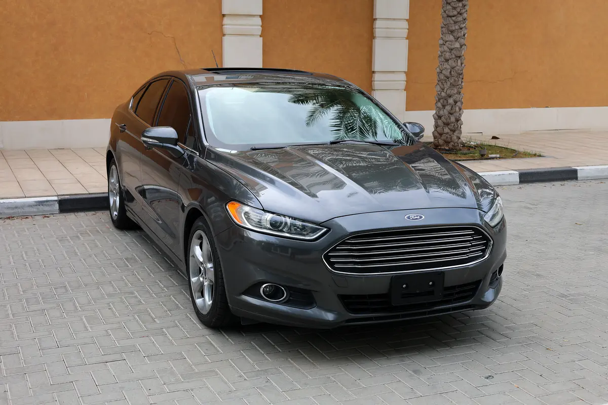 FORD FUSION SE - GCC SPECS - ACCIDENT FREE - FULL SERVICE HISTORY - EXCELENT CONDITION - - Thumbnail 4