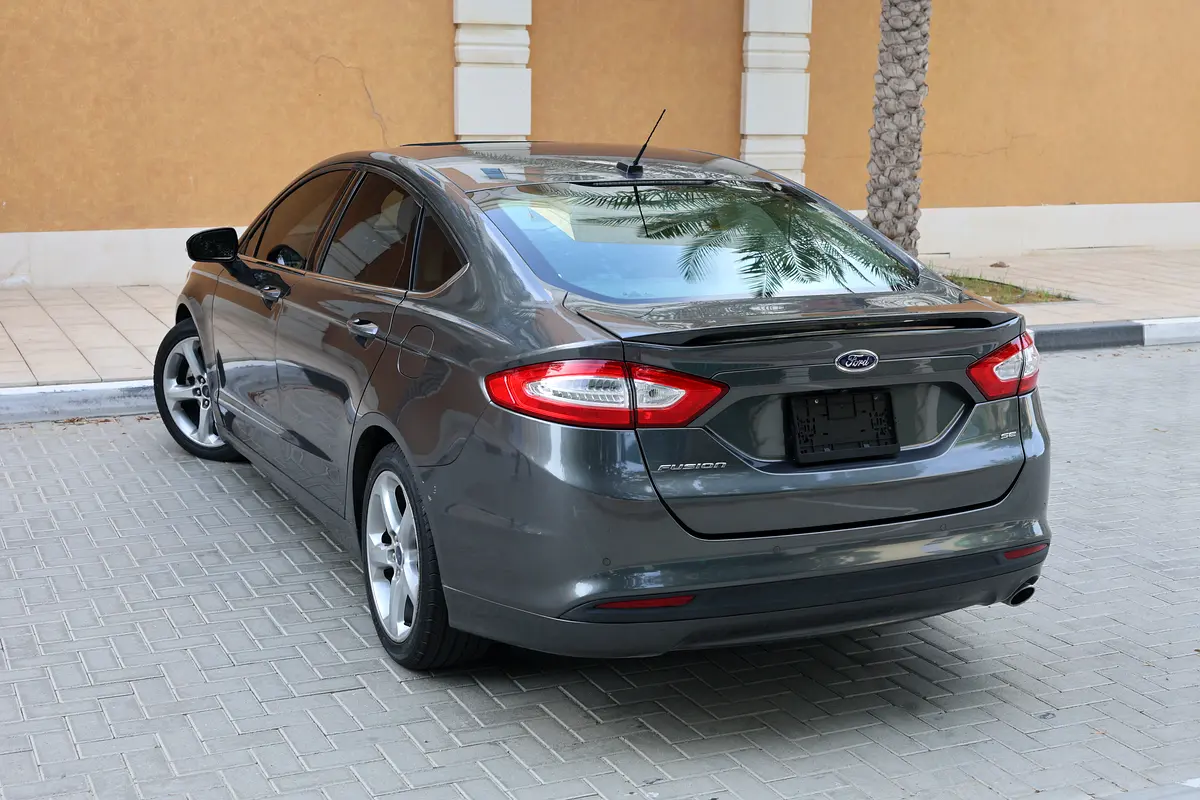 FORD FUSION SE - GCC SPECS - ACCIDENT FREE - FULL SERVICE HISTORY - EXCELENT CONDITION - - Thumbnail 5