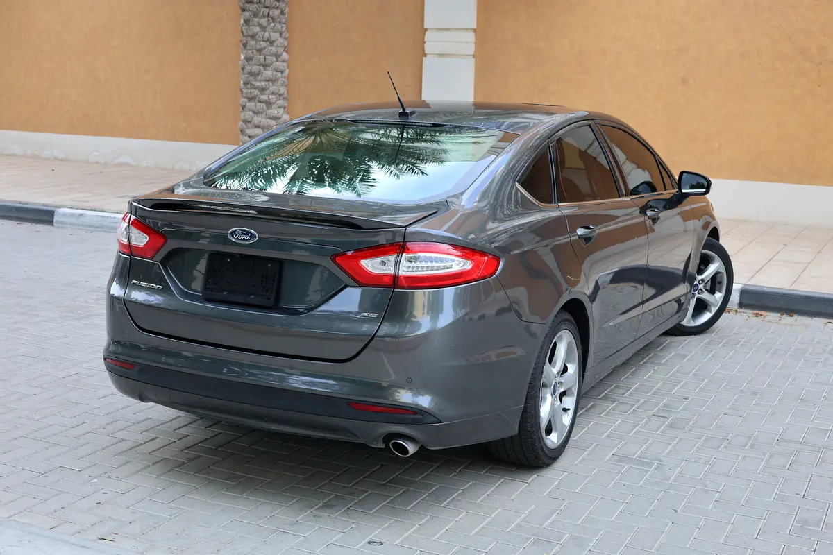 FORD FUSION SE - GCC SPECS - ACCIDENT FREE - FULL SERVICE HISTORY - EXCELENT CONDITION - - Thumbnail 6