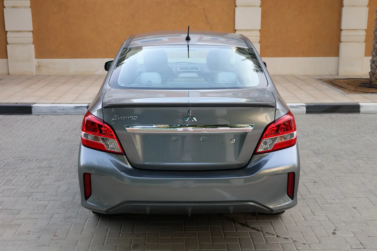 Mitsubishi Attrage GLX 2022 - GCC Specs - Low Mileage - Thumbnail 9