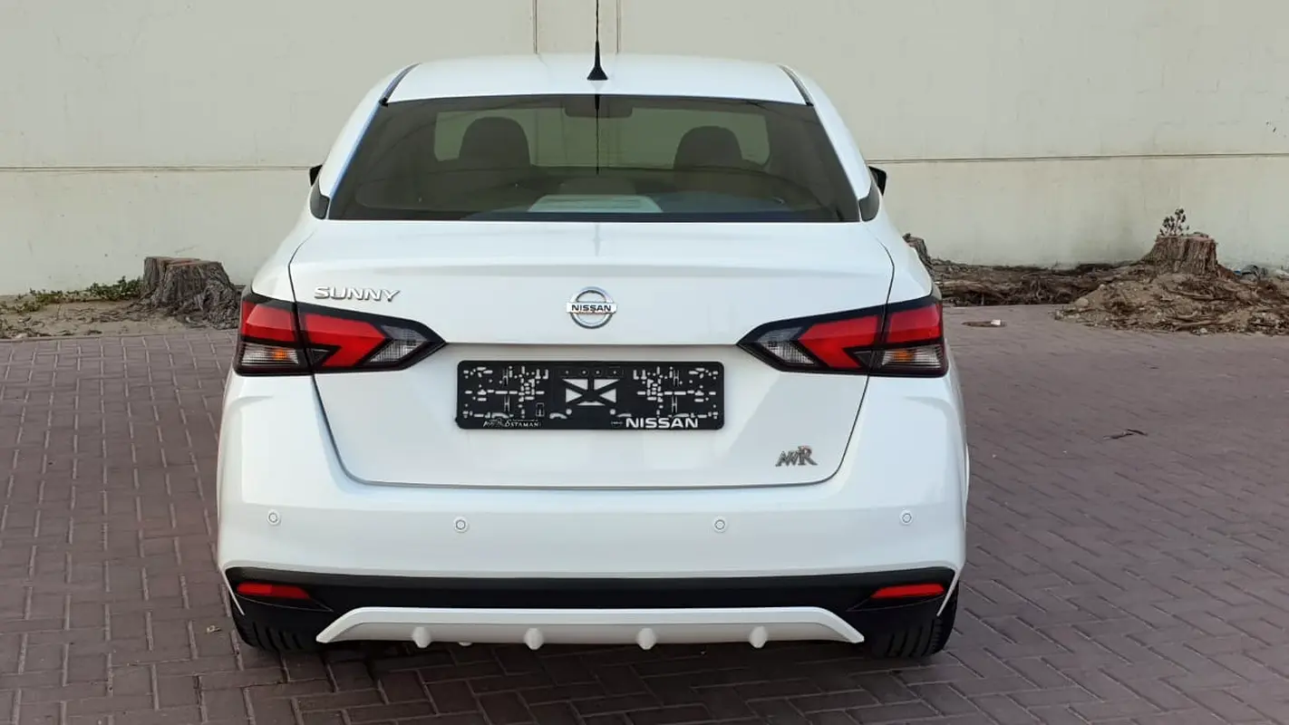 NISSAN SUNNY 1.5L - GCC SPECS - UNDER WARRANTY - FULL SERVICE HISTORY - ACCIDENT FREE - - Thumbnail 6