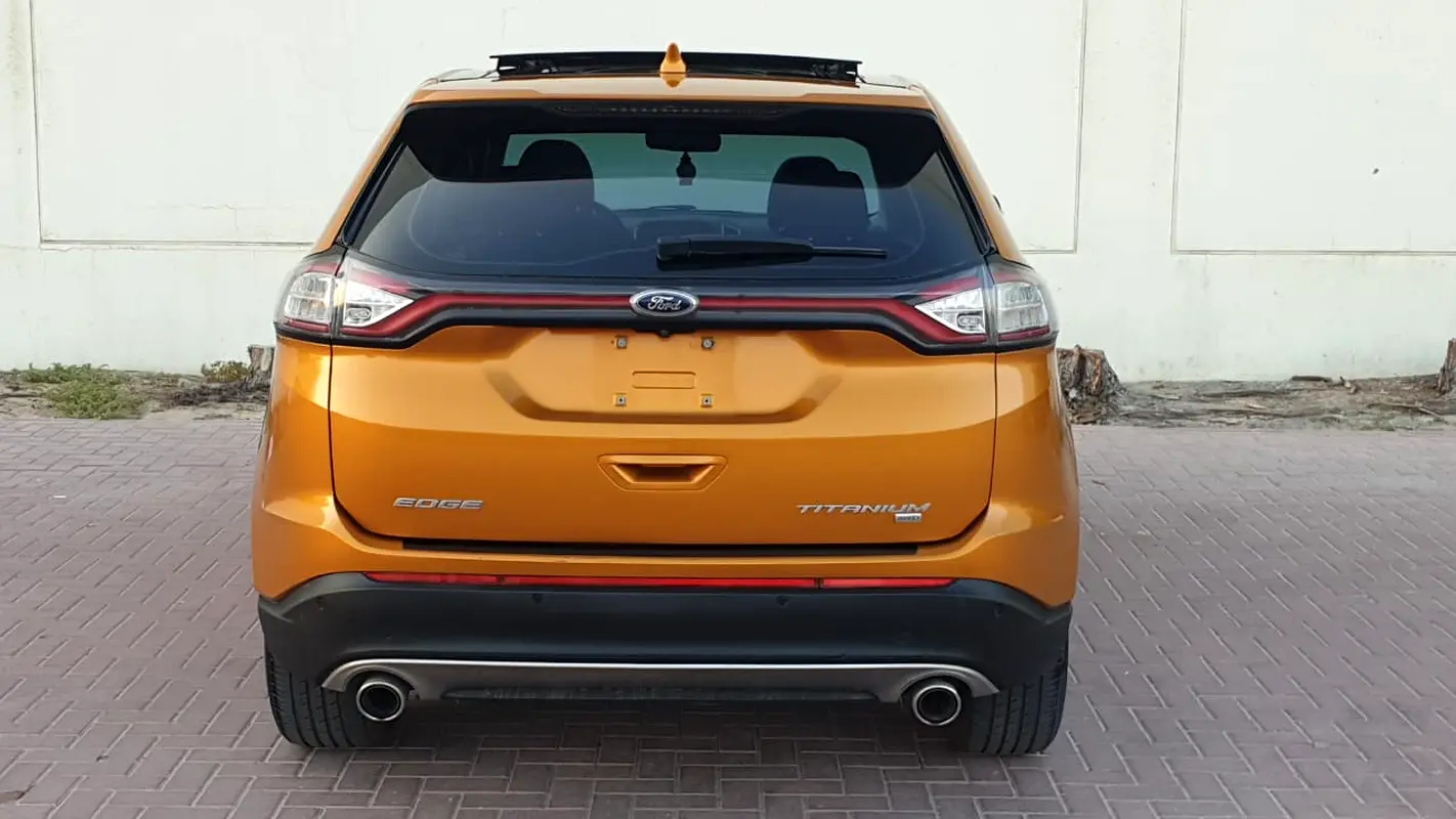 FORD EDGE TITANIUM AWD - GCC SPECS - UNDER WARRANTY - ACCIDENT FREE - EXCELENT CONDITION - - Thumbnail 6