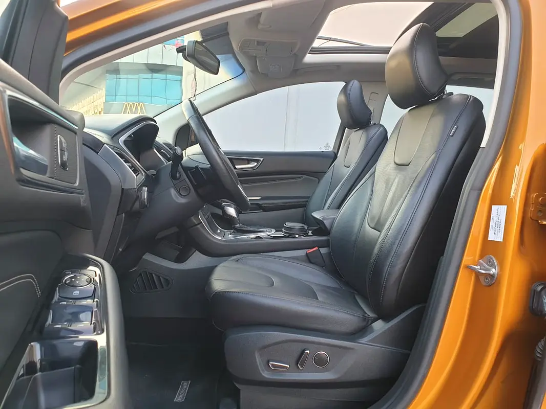 FORD EDGE TITANIUM AWD - GCC SPECS - UNDER WARRANTY - ACCIDENT FREE - EXCELENT CONDITION - - Thumbnail 8