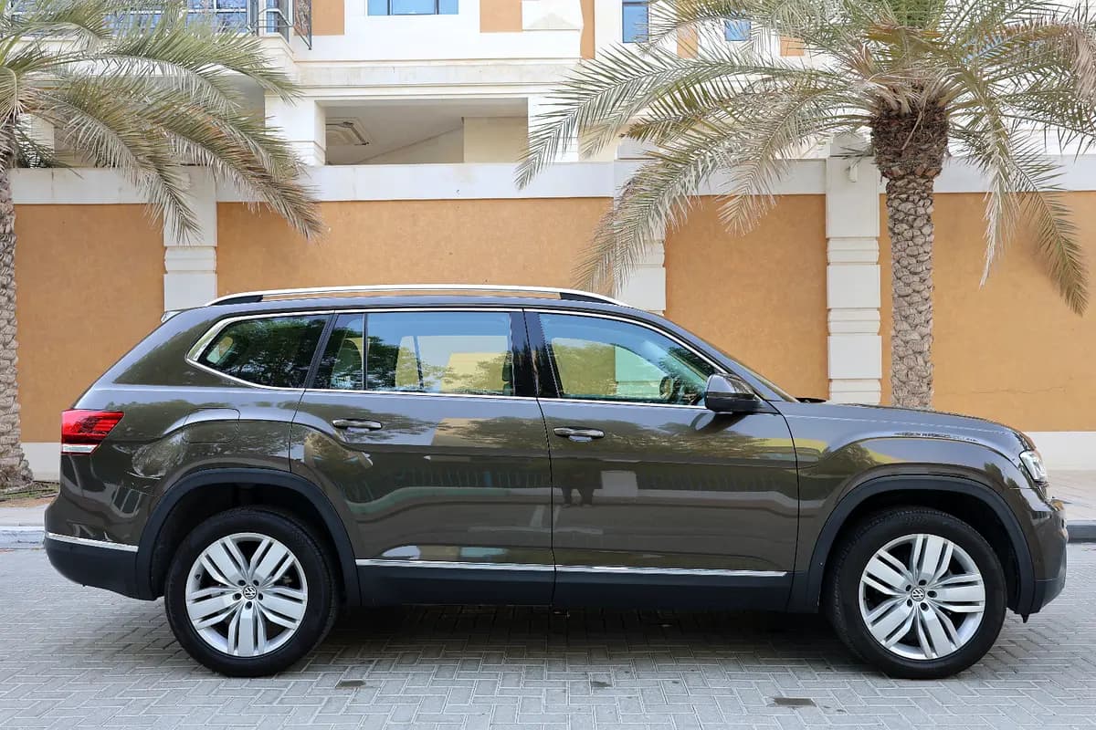 VOLKSWAGEN TERAMONT SEL V6 4MOTION - GCC SPECS - FULL SERVICE HISTORY FROM AGENCY - ACCIDENT FREE - - Thumbnail 9