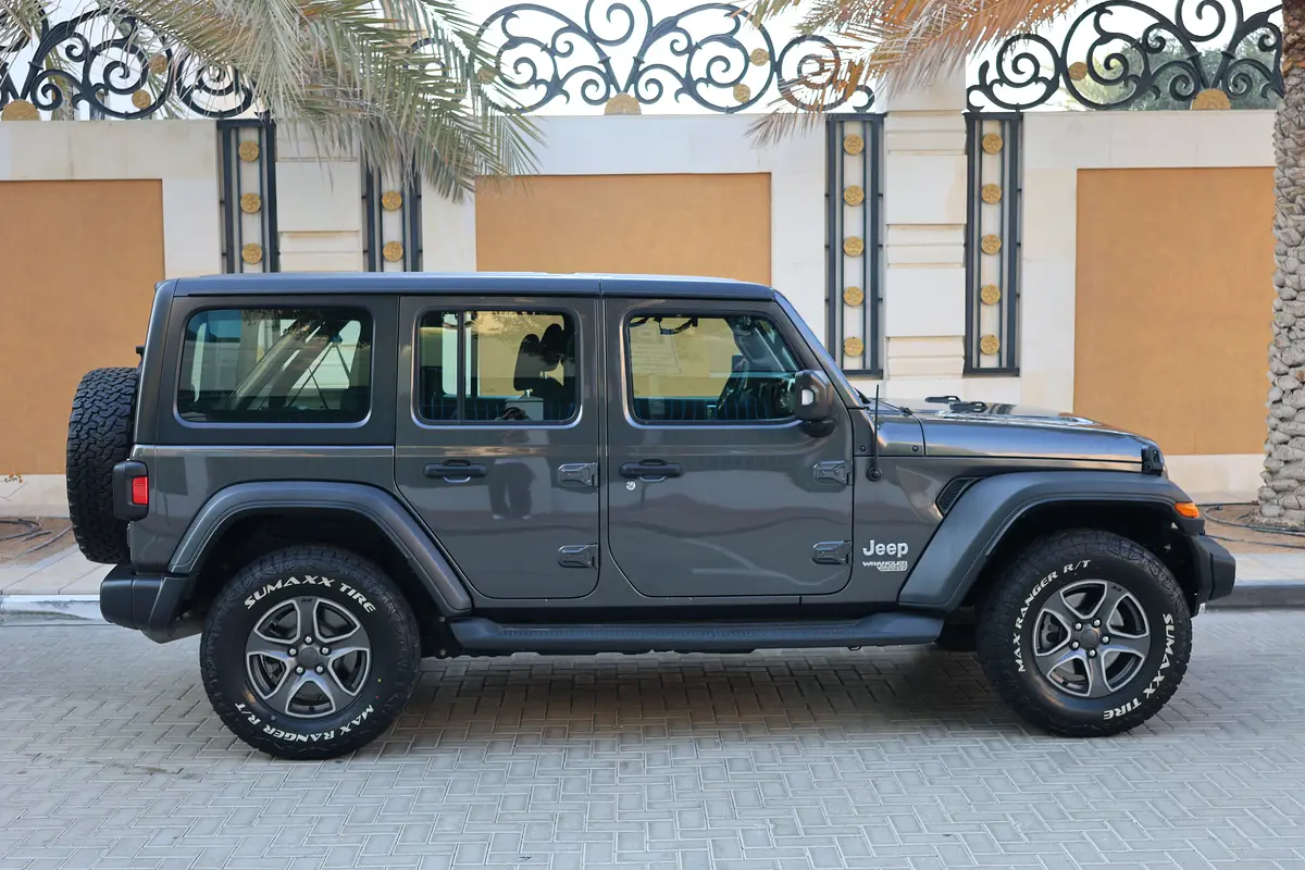 JEEP WRANGLER -unlimited sport 2018-129000KM-GCC SPECS-FULL SERVICE HISTORY-EXCELLENT CONDITION - Thumbnail 9