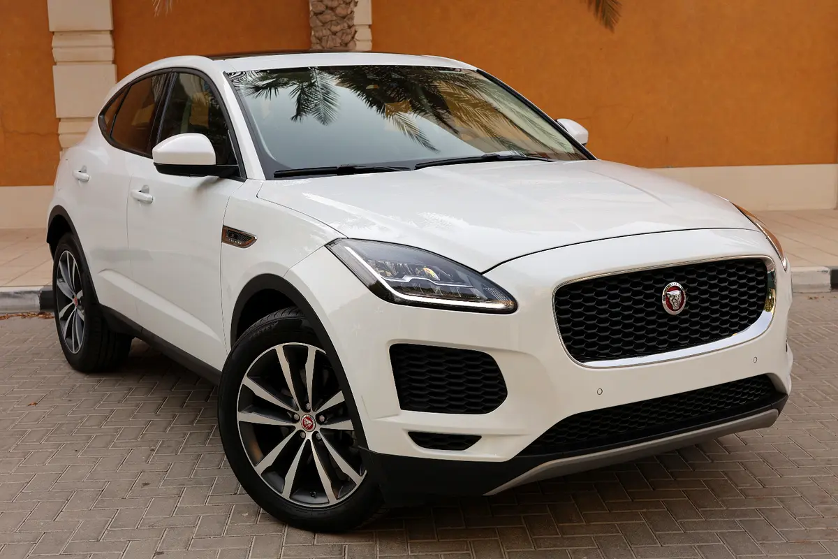 JAGUAR E-PACE P200 AWD ( S PLUS ) - GCC SPECS - ACCIDENT FREE - UNDER WARRANTY - - Thumbnail 2