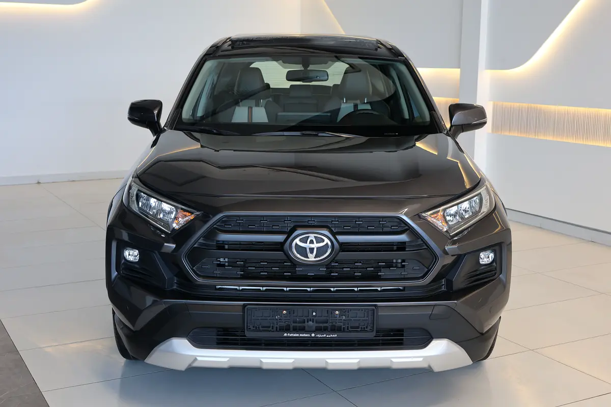 RAV4 ADVENTURE 4WD - GCC SPECS - ACCIDENT FREE - FULL SERVICE HISTORY - UNDER WARRANTY - - Thumbnail 7