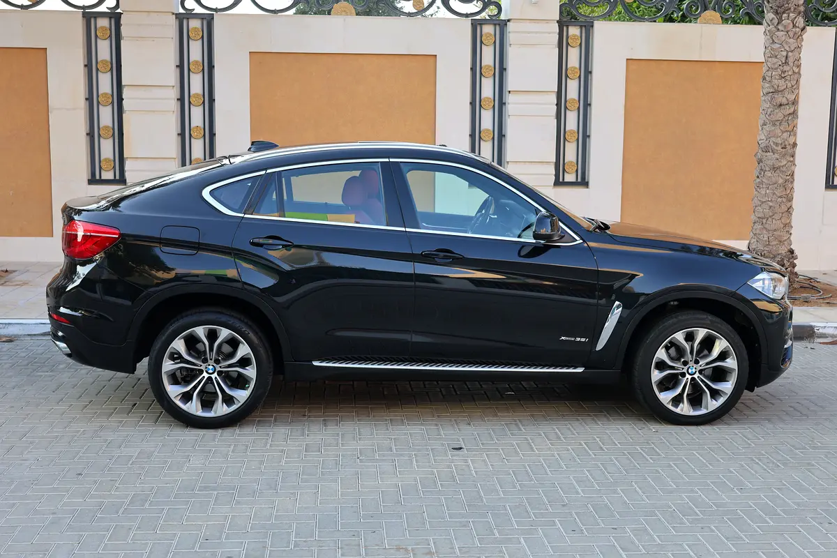 BMW X6 2018-114,000km -GCC Specs-Excellent Condition - Thumbnail 9