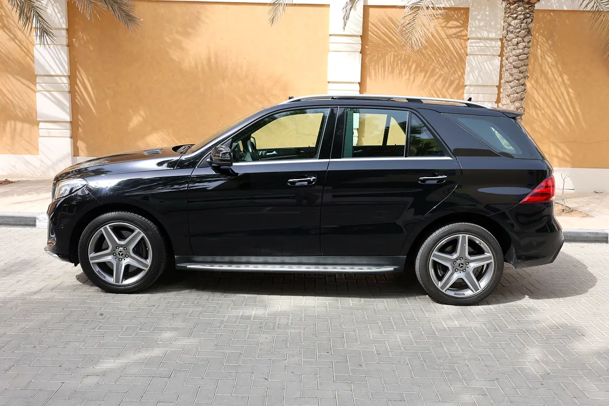 Mercedes-Benz GLE-Class-GLE 400 4Matic- 2018-116000KM-GCC SPECS-EXCELLENT CONDITION - Thumbnail 7