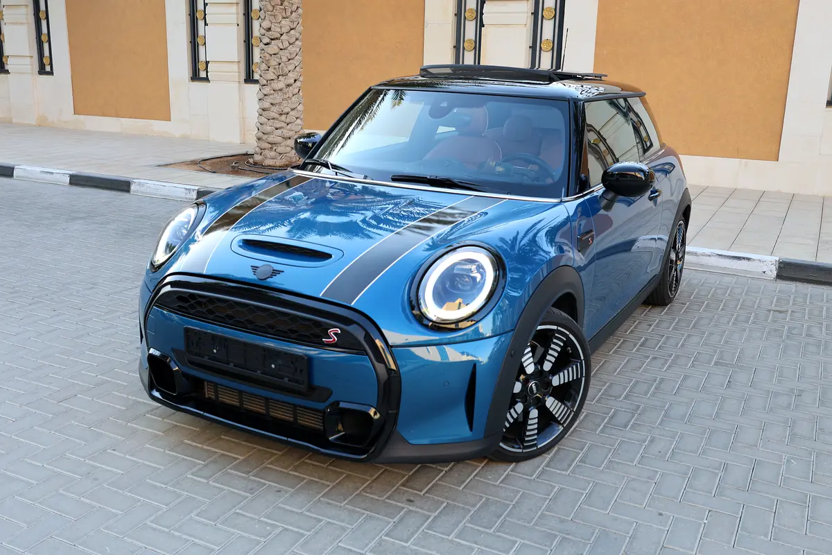 MINI COOPER S - GCC SPECS - UNDER WARRANTY / SERVICE CONTRACT - ACCIDENT FREE - FULL SERVICE HISTORY