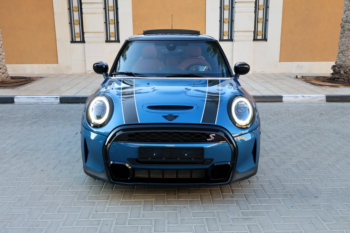 MINI COOPER S - GCC SPECS - UNDER WARRANTY / SERVICE CONTRACT - ACCIDENT FREE - FULL SERVICE HISTORY - Thumbnail 5