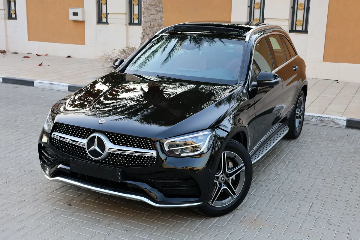 GLC200 AMG - GCC SPECS - UNDER WARRANTY - FULL SERVICE HISTORY - ACCIDENT FREE