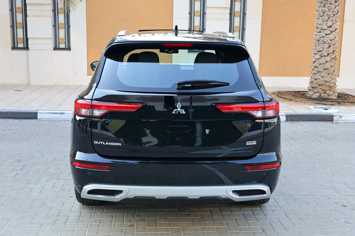 Mitsubishi Outlander Limited Edition 2025 -54000KM- GCC Specs - Brand New! - Thumbnail 6