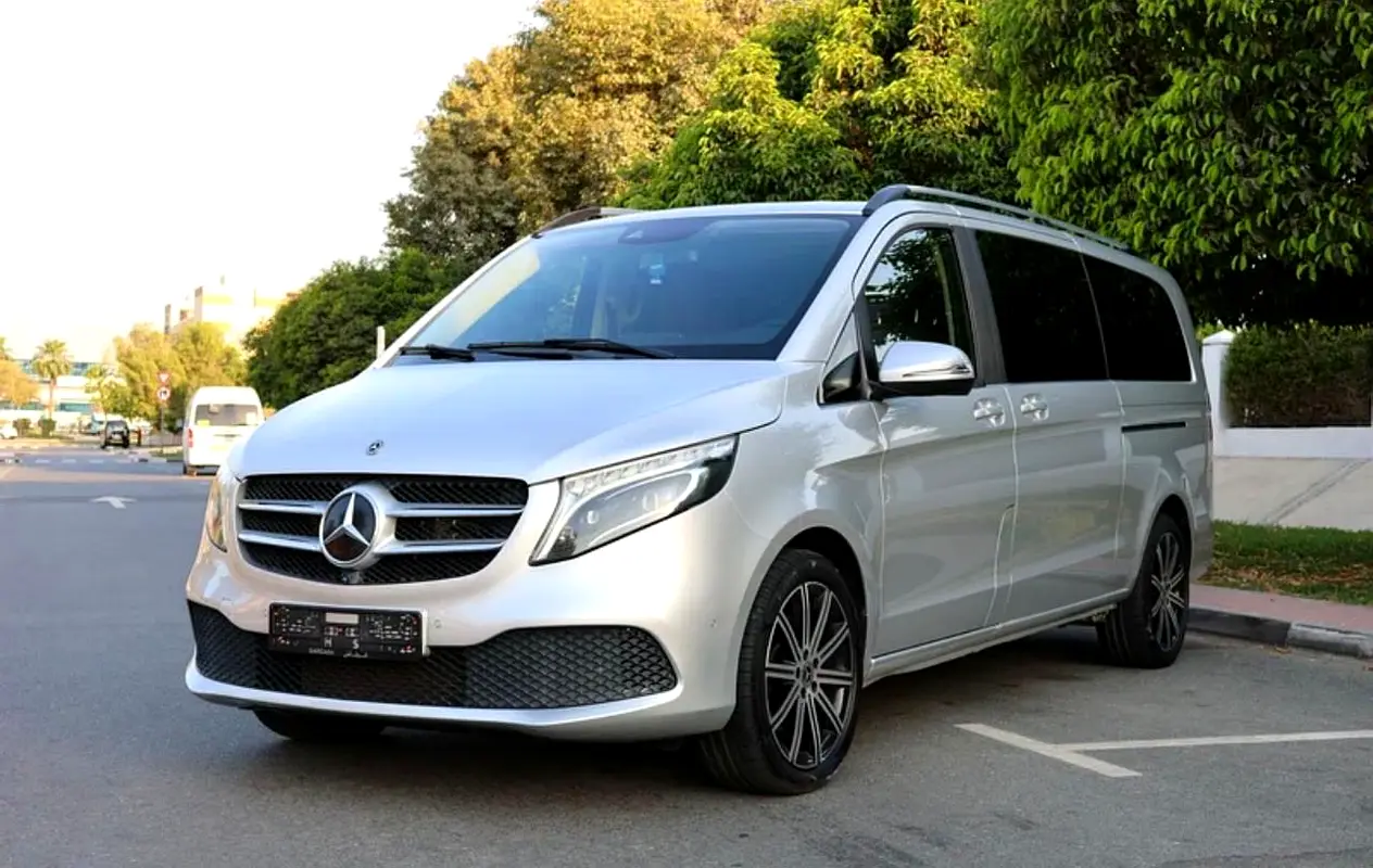V250 - GCC SPECS - ACCIDENT FREE - FULL SERVICE HISTORY - UNDER WARRANTY - EXCELENT CONDITION - - Thumbnail 3