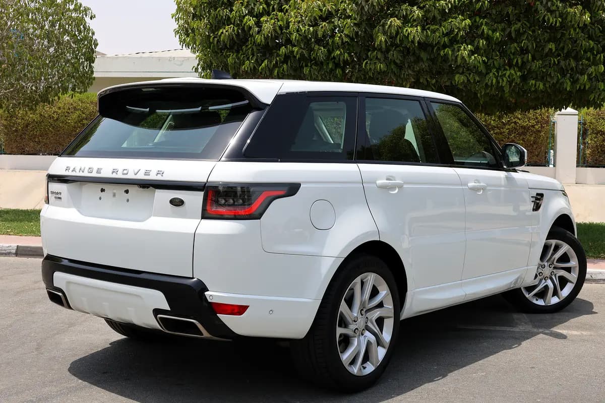 Land Rover Range Rover Sport HSE 2019 -117000km -GCC Specs - Thumbnail 3