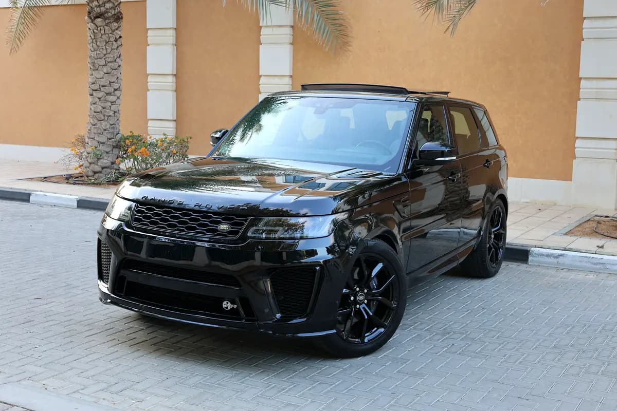 Range Rover Sport -2020-142000KM-GCC SPECS-EXCELLENT CONDITION SVR KIT at agency fix - Thumbnail 2