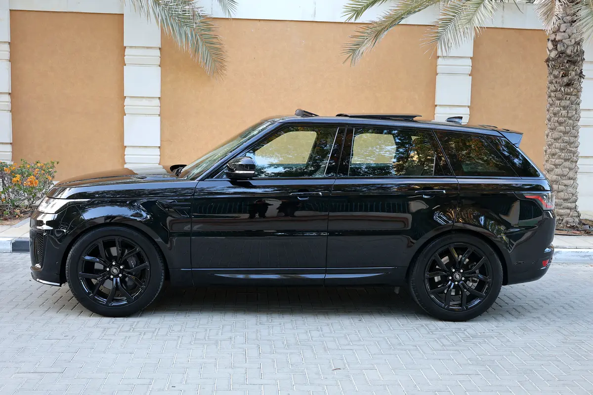 Range Rover Sport -2020-142000KM-GCC SPECS-EXCELLENT CONDITION SVR KIT at agency fix - Thumbnail 9