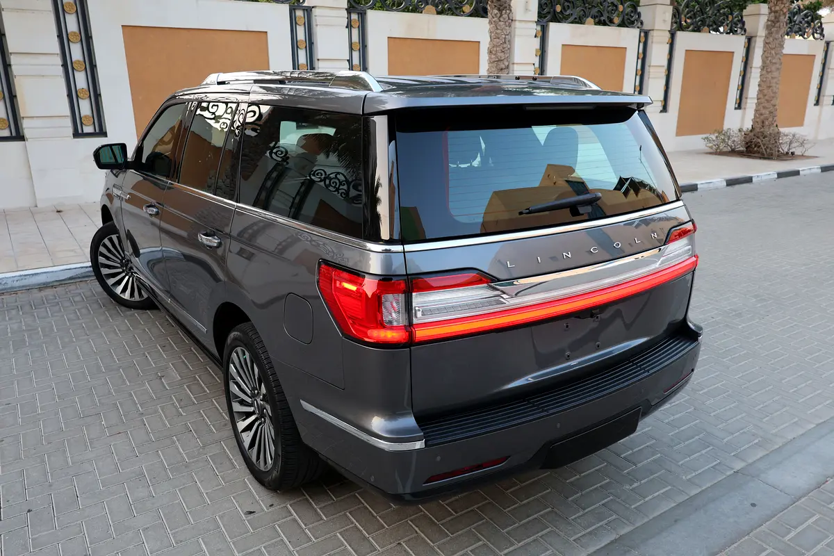 Lincoln Navigator-2021-127000KM-GCC SPECS-EXCELLENT CONDITION - Thumbnail 3