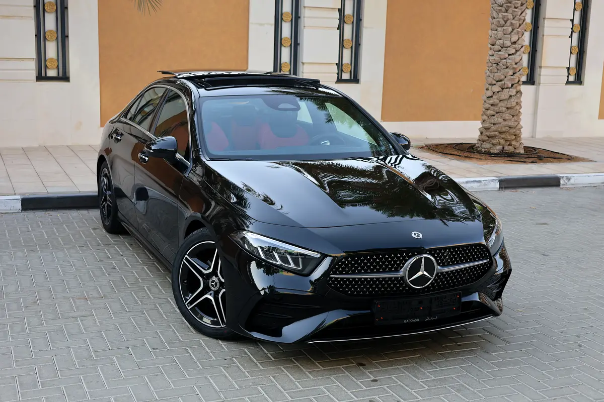 A200 AMG - GCC SPECS - UNDER WARRANTY / SERVICE CONTRACT 105,000 KM FROM GARGASH - ACCIDENT FREE - - Thumbnail 2