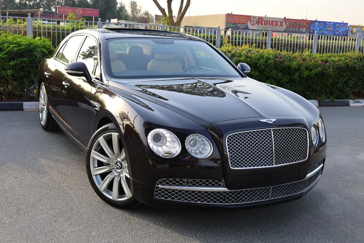 Bentley Flying Spur W12 2014 GCC Specs-71000km-EXCELLENT CONDITION - Thumbnail 2