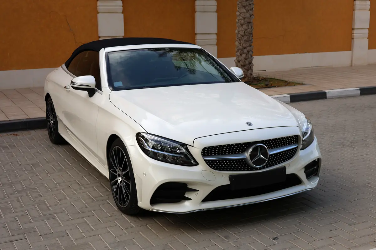 Mercedes-Benz C200 Coupe 2020, GCC Specs - Pristine Condition - Thumbnail 4