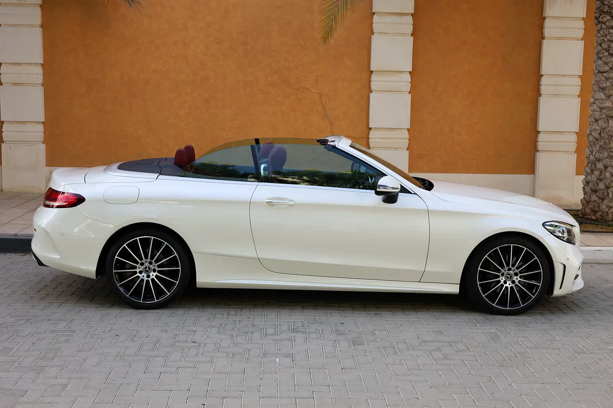 Mercedes-Benz C200 Coupe 2020, GCC Specs - Pristine Condition - Thumbnail 9