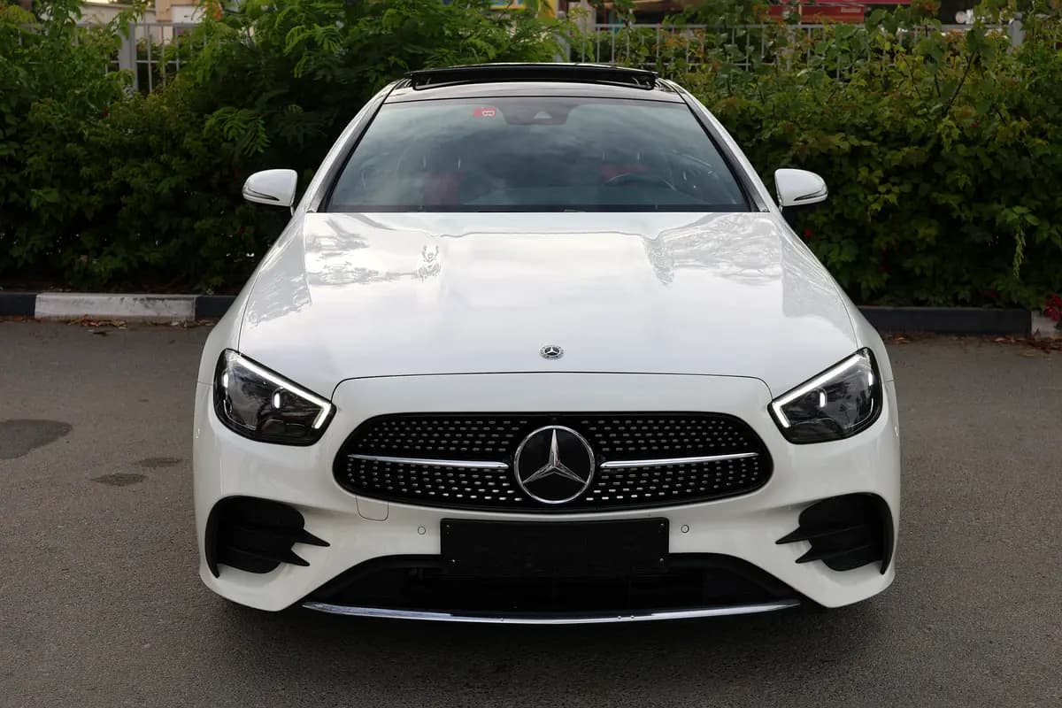 E200 COUPE - GCC SPECS - UNDER WARRANTY - FULL SERVICE HISTORY - ACCIDENT FREE - - Thumbnail 7
