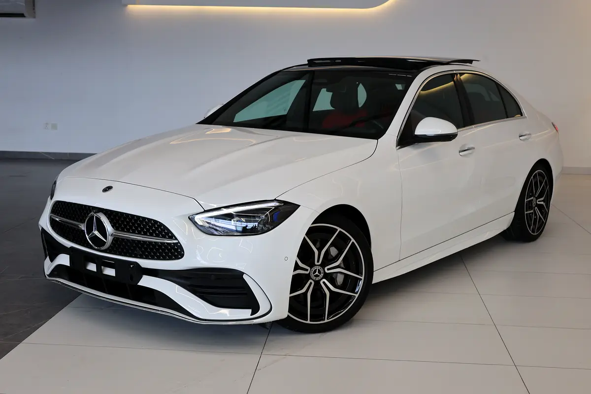 Pristine 2023 Mercedes-Benz C200 | GCC Specs | Low Mileage