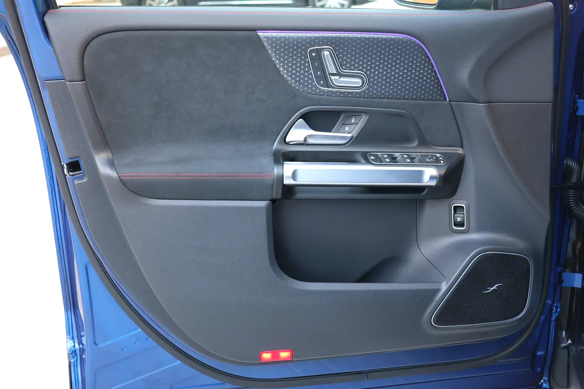 2025 Mercedes-Benz EQB 350 4MATIC-5700KM - GCC Specs-UNDER WARRANTY  SERVICE- - Brand New - Thumbnail 8