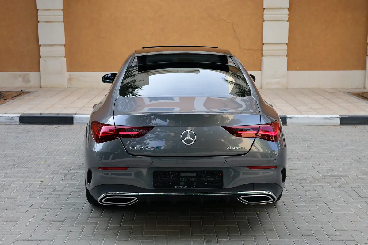 CLA250 4MATIC - GCC SPECS - 5 YEARS WARRANTY / SERVICE 105,000 KM - ACCIDENT FREE - - Thumbnail 8