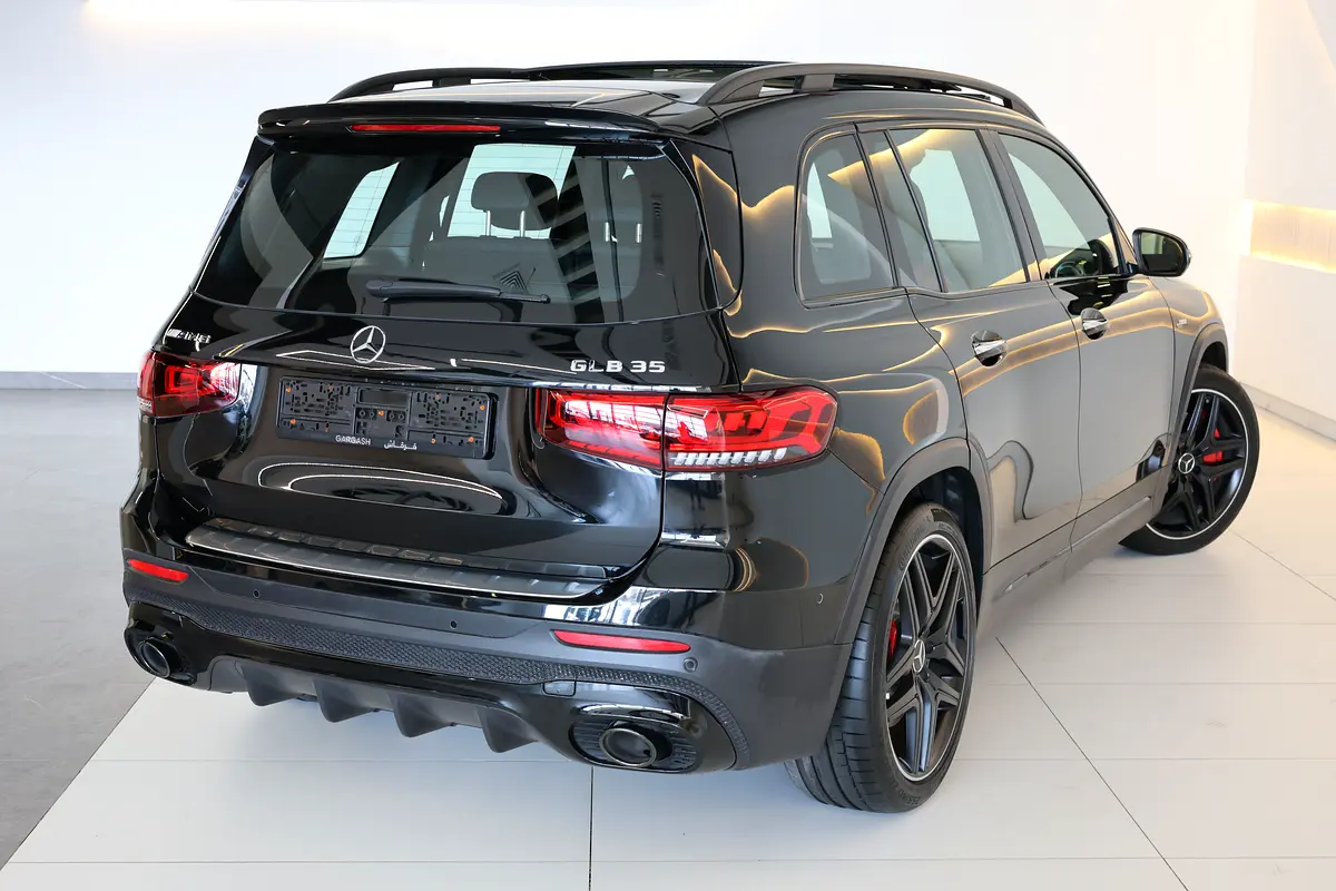 2023 Mercedes-Benz GLB 35 AMG - 3500KM-GCC Specs -Under warranty  service- Pristine Condition - Thumbnail 4
