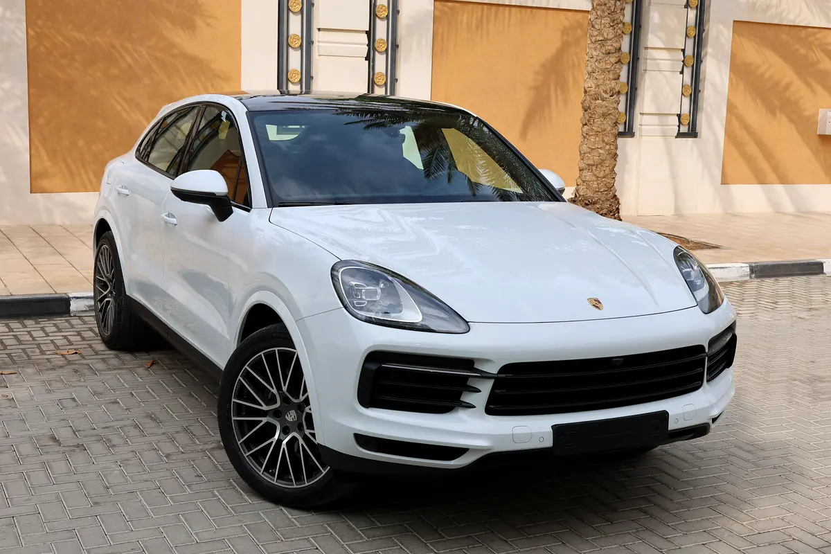 2020 Porsche Cayenne Coupe -122000KM-GCC Specs - Excellent Condition under Porsche warranty - Thumbnail 2