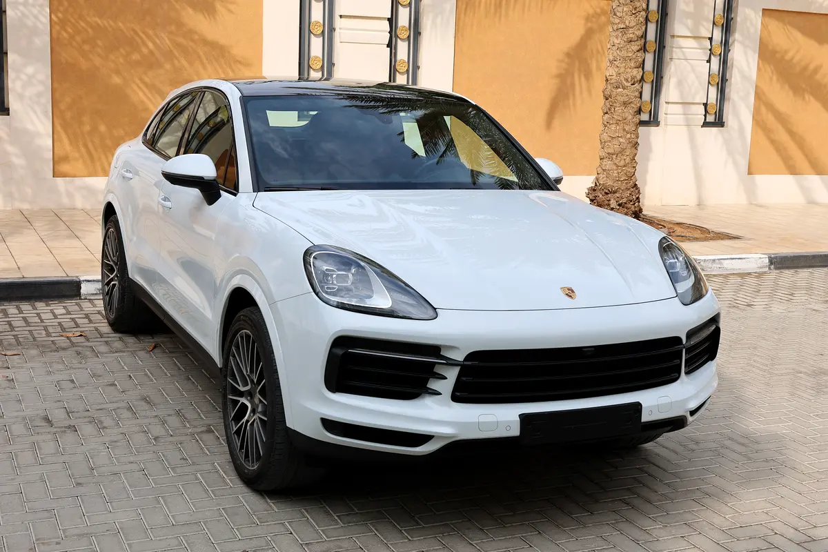 2020 Porsche Cayenne Coupe -122000KM-GCC Specs - Excellent Condition under Porsche warranty - Thumbnail 6