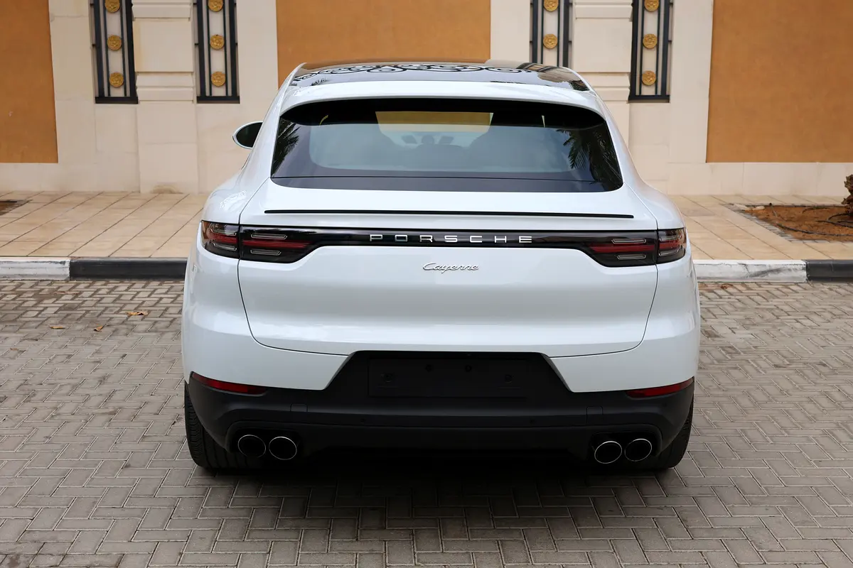 2020 Porsche Cayenne Coupe -122000KM-GCC Specs - Excellent Condition under Porsche warranty - Thumbnail 9