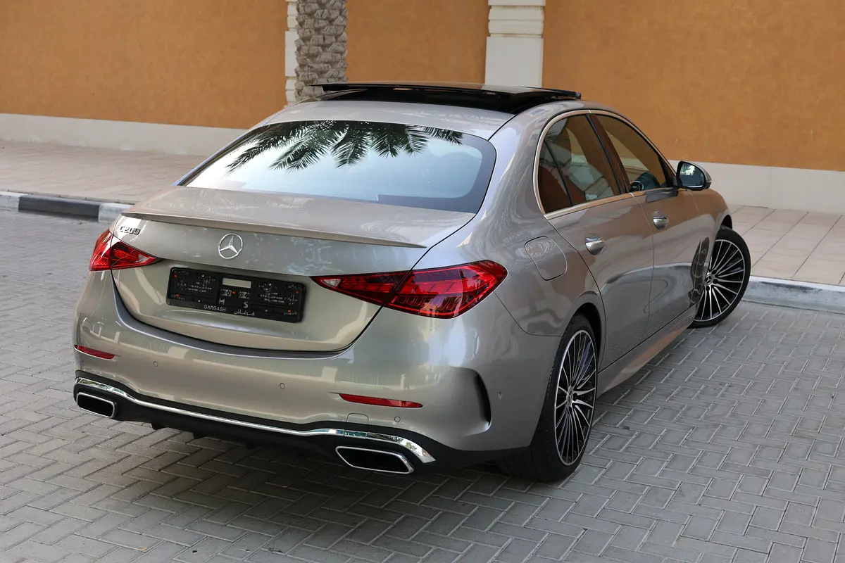 Mercedes C200 -Premium Plus 2024-12,000KM-GCC SPECS-UNDER WARRANTY-SERVICE CONTRACT - Thumbnail 4