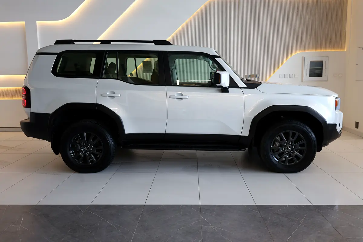 2024 Toyota Prado GXR-ZERO KM - GCC Specs -UNDER WARRANTY  SERVICE -Brand New - Thumbnail 5