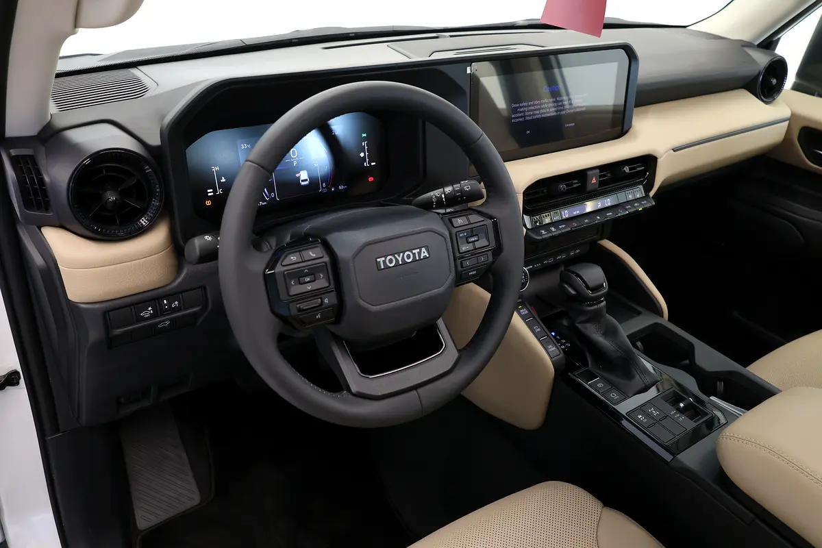 2024 Toyota Prado GXR-ZERO KM - GCC Specs -UNDER WARRANTY  SERVICE -Brand New - Thumbnail 10
