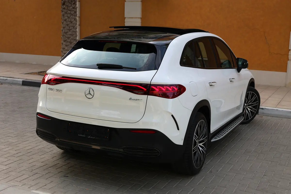 Mercedes-Benz EQE 350 4MATIC 2024 -500km- GCC Specs - Pristine Condition - Thumbnail 3