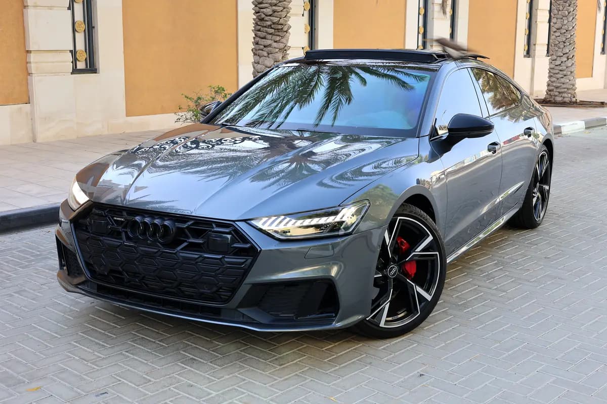 Audi A7 S-Line quattro 2025 GCC Specs-8000KM-UNDER WARRANTY  SERVICE-BRAND NEW