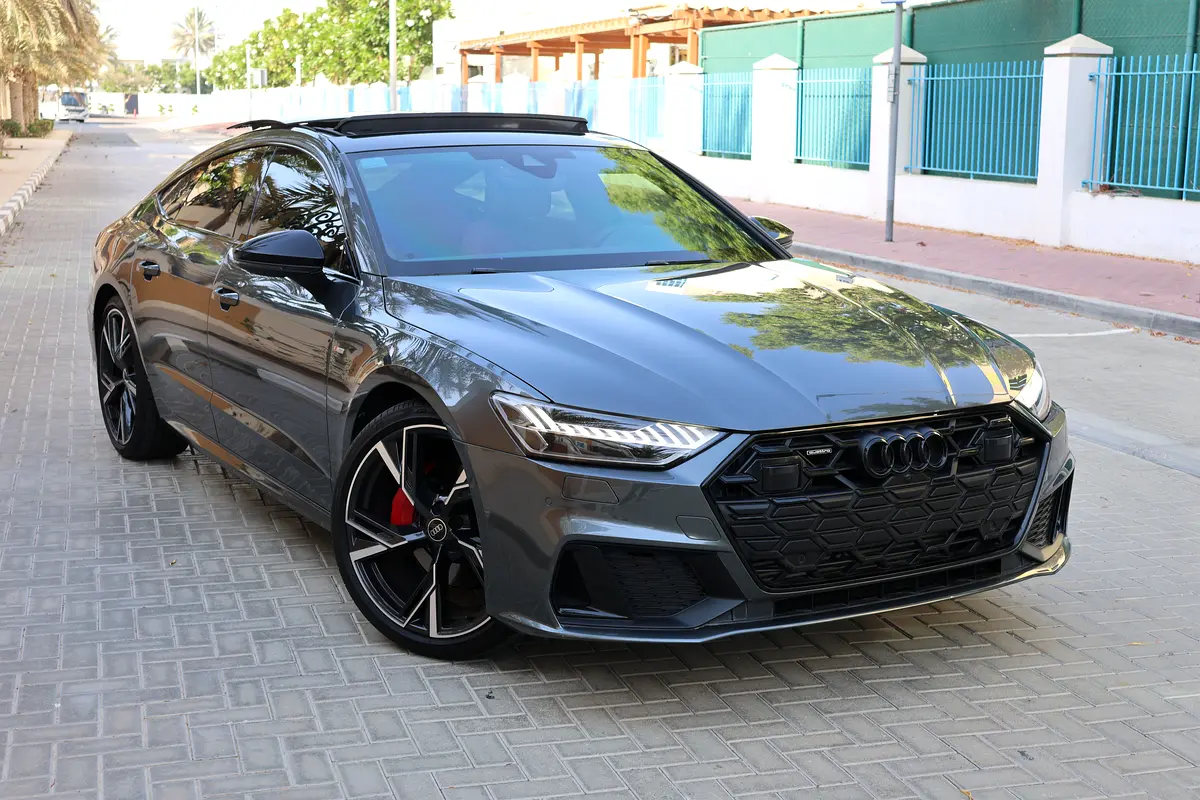Audi A7 S-Line quattro 2025 GCC Specs-8000KM-UNDER WARRANTY  SERVICE-BRAND NEW - Thumbnail 2