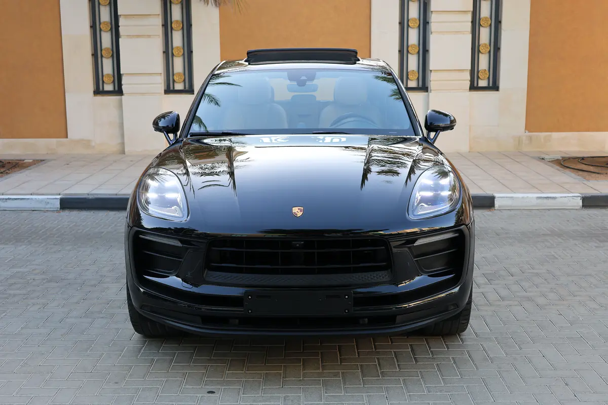2024 Porsche Macan-46000KM - GCC Specs -UNDER WARRANTY  SERVICE- Brand New - Thumbnail 5